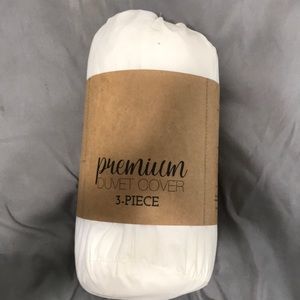 Premium duvet cover for queen or twin bed never open comes with 2 shams